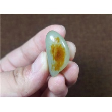 琪玉商城和田玉红皮青白籽料9.8克已配2915手链