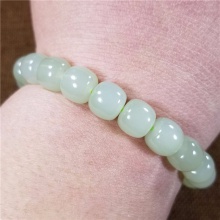 琪玉商城和田玉细腻油润湖水青玉手链9X10MM31.6克