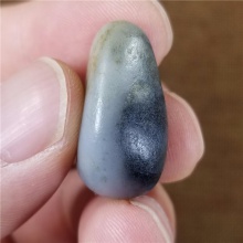 琪玉商城和田玉细腻油润黑白分明青花手链籽料8.5克，玉友已结缘0602！
