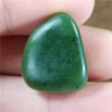 琪玉商城和田玉细腻油润完整好型稀少罕见正宗菠菜绿碧玉籽料7.8克