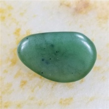 琪玉商城和田玉细腻油润完整好型稀少罕见正宗菠菜绿碧玉籽料2.8克，玉友已结缘0506！